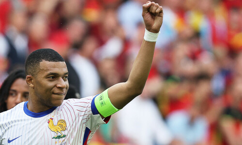 Mbappe says &lsquo;urgent&rsquo; need to vote after &lsquo;catastrophic&rsquo; French results