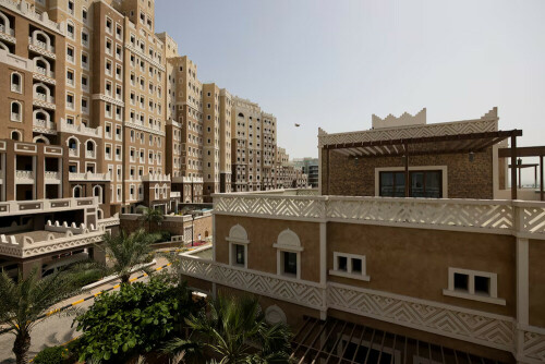 Dubai&rsquo;s high-end property sales undented by drop in listings, consultancy says