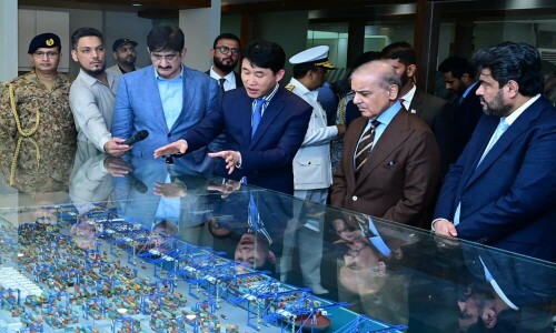 بندرگاہوں پر جدید اسکینرز کی تنصیب کو ترجیح دی جائے ، وزیر اعظم کی ایف بی آر کو ہدایت
