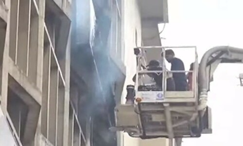 Building housing brokerage houses suffers &lsquo;limited damage&rsquo;, says PSX after fire incident