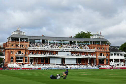 England win toss, put West Indies into bat at Lord&rsquo;s