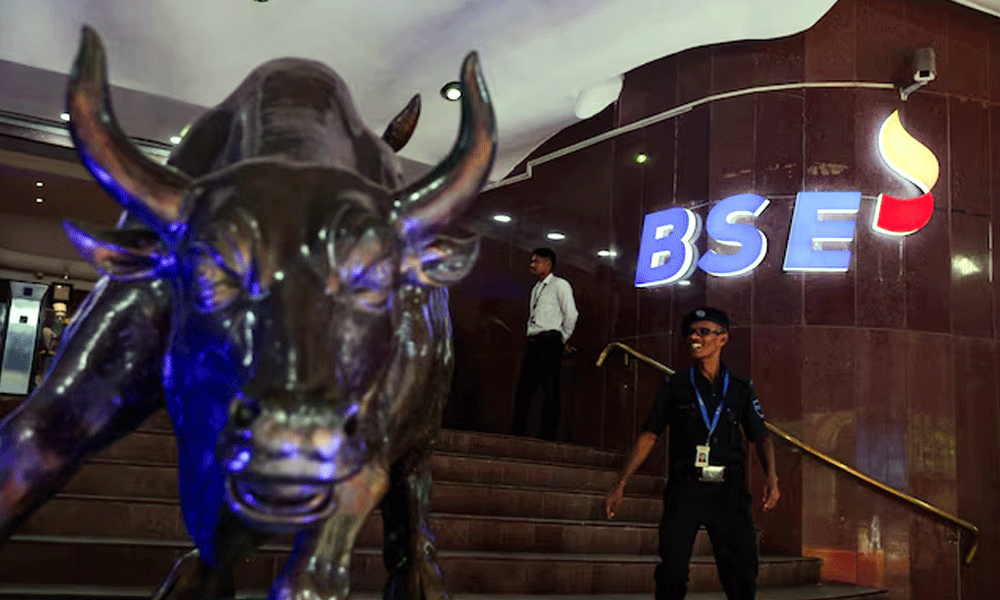 Indian shares end muted on caution ahead of earnings