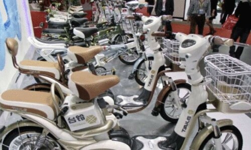 پاکستان اور چین کے درمیان سولر ای بائیکس متعارف کرانے کا ابتدائی معاہدہ طے پا گیا