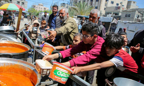 Israel allows UN to bring in more equipment amid Gaza lawlessness