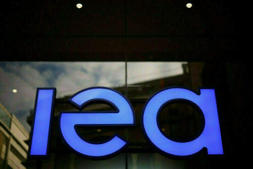 Rising cooling demand to keep coal plants online this year, IEA says