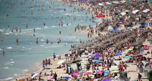 In Mallorca, 20,000 rally against overtourism