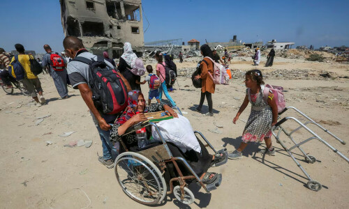 Israel sends tanks back into Khan Younis area, 49 killed after new evacuation order Israel sends tanks back into Khan Younis area, 49 killed after new evacuation order