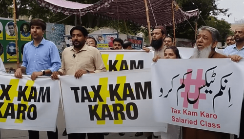 تنخواہ دار طبقہ احتجاجاً سڑکوں پر