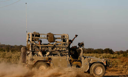 Israel launches new raids in Gaza as Netanyahu visits US