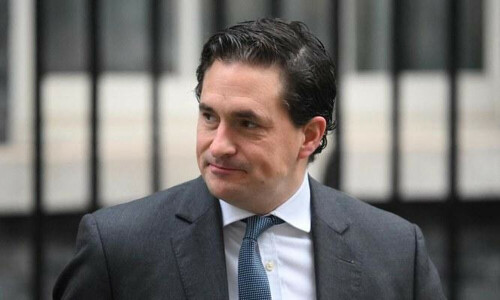 UK Afghanistan war crimes probe lifts jail threat on former minister