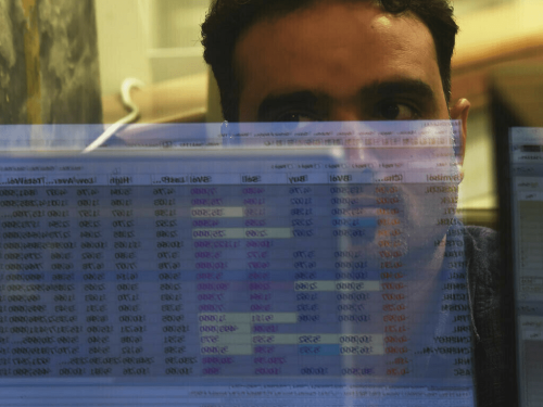 Pakistan&rsquo;s internet outage takes toll on trading momentum, KSE-100 plunges nearly 1% in final hour