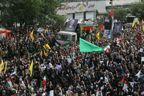 ایران میں حماس کے سربراہ اسماعیل ہنیہ کے جنازے میں بدلہ لینے کا عزم