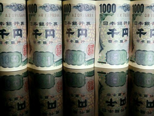 Yen, Swiss franc near highs amid US slowdown fears; sterling swoons