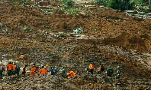 China landslide death toll rises to 8, with 19 missing