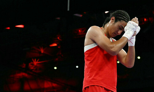 Boxer in Olympics gender row moves into final, Thomas flies to 200m gold