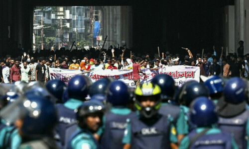 New Bangladesh police chief vows probe into protest killings, offers apology