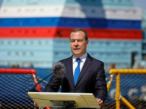 Russia&rsquo;s Medvedev calls for further invasion of Ukraine