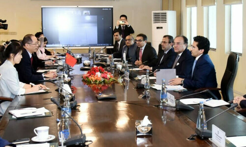 Pakistan, China discuss energy sector reforms