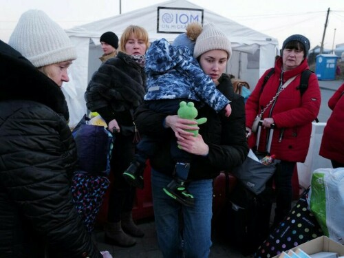 Ukraine volunteers evacuate residents near Russia&rsquo;s embattled Kursk region