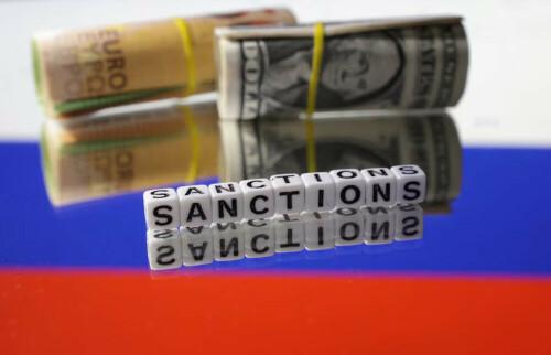 Billions in dollar and euro notes reach Russia despite sanctions