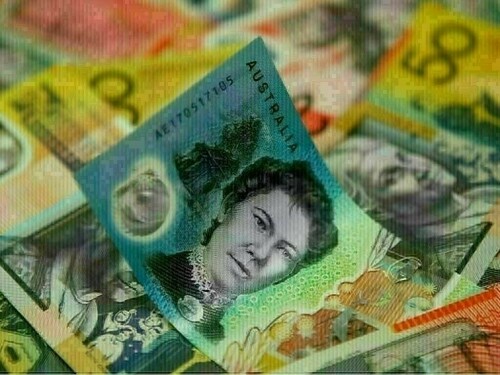 Australia, NZ dollars extend winning streak, US payrolls revisions eyed