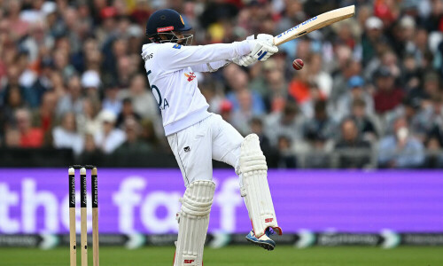 De Silva and Rathnayake star in Sri Lanka revival against England