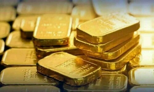 Gold edges higher ahead of Powell&rsquo;s speech, but set for weekly fall