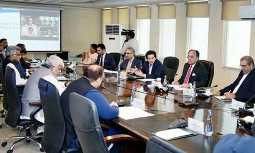 ٹیکس وصولی بہتر بنانے پر توجہ مرکوز