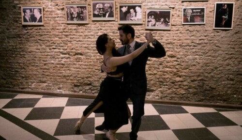 Buenos Aires &lsquo;taxi dancers&rsquo; glide tourists through daunting tango scene