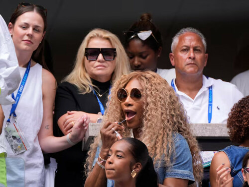 Serena Williams returns to US Open - as a fan