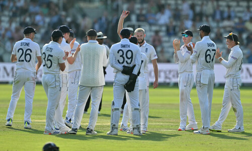England seal Sri Lanka series win with victory in second Test