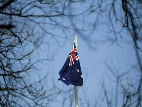 Australia economy stuck in slow lane, household spending drags