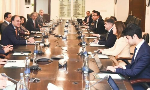 7 ارب ڈالر کا ای ایف ایف پروگرام: وزیرخزانہ کو آئی ایم ایف کی بروقت منظوری کی توقع