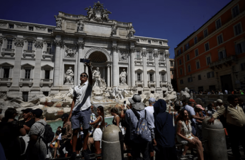 Rome considering limiting tourist access to Trevi Fountain