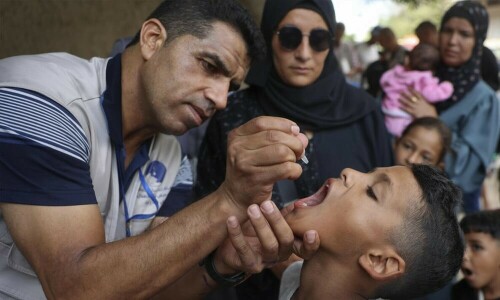 Israeli strikes kill 12 Palestinians in Gaza as polio vaccination resumes Israeli strikes kill 12 Palestinians in Gaza as polio vaccination resumes