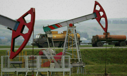 Oil recovers on worries about Hurricane Francine