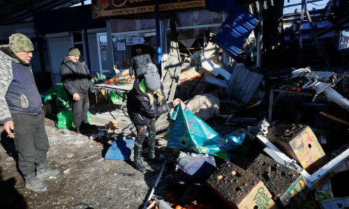 At least 5 killed as Russia shells 3 Ukraine regions, governors say
