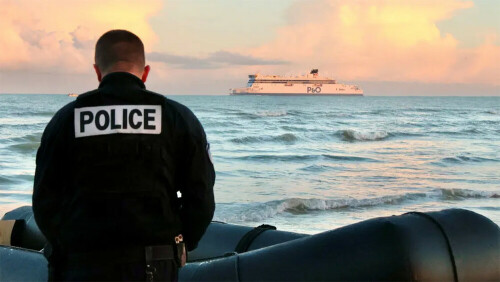 ‘Several migrants’ die trying to cross Channel: French authorities ‘Several migrants’ die trying to cross Channel: French authorities