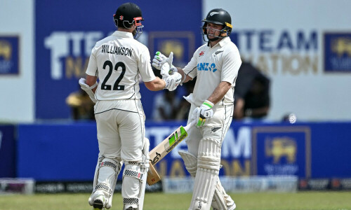 Latham, Williamson half-tons take Kiwis to 255-4 in Sri Lanka