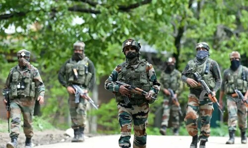 India warns Maoist rebels to surrender or face &lsquo;all-out&rsquo; assault