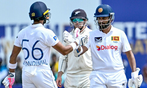 Sri Lanka lead by 202 in first New Zealand Test