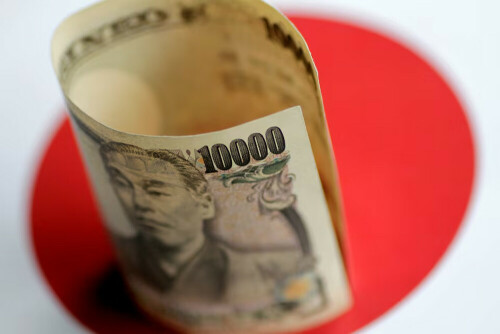 Japan&rsquo;s 10-year bond yield hits over 7-week low as rate-hike prospects fade