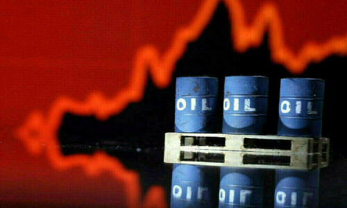 سعودیہ کی جانب سے پیدوار بڑھانے کی اطلاعات پر خام تیل کی قیمتیں گرگئیں