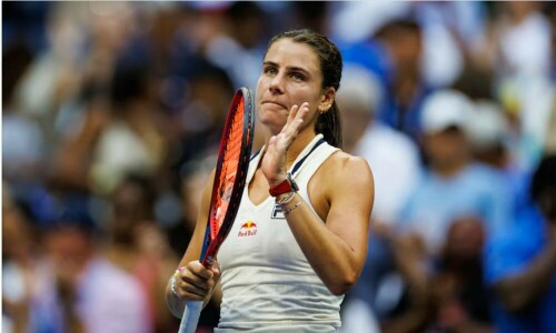 595th-ranked Zhang stuns US Open semi-finalist Navarro in Beijing