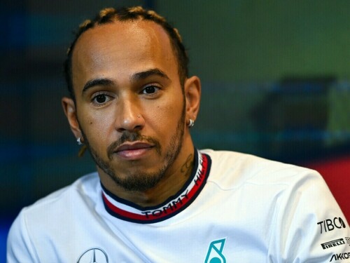 Lewis Hamilton says things OK with team after criticising Singapore GP strategy
