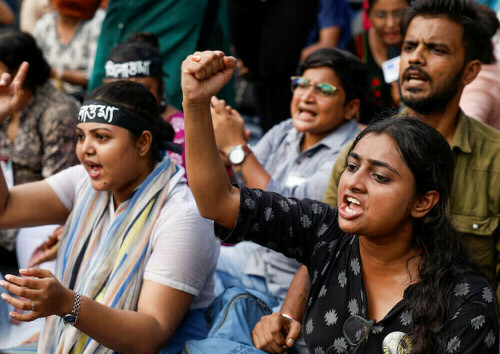 Junior doctors in India&rsquo;s Kolkata resume full strike, disappointed with top court&rsquo;s ruling