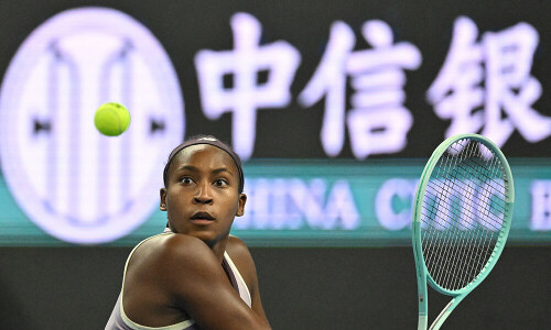 Gauff survives scare to reach China Open semi-finals