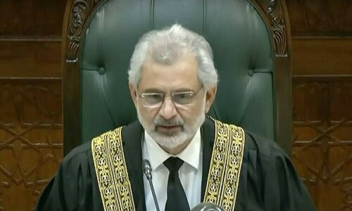 ججوں کی جانب سے آئین کی خلاف ورزیاں احتساب کا تقاضا کرتی ہیں، چیف جسٹس ججوں کی جانب سے آئین کی خلاف ورزیاں احتساب کا تقاضا کرتی ہیں، چیف جسٹس