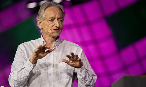 Duo wins Physics Nobel for &lsquo;foundational&rsquo; AI breakthroughs