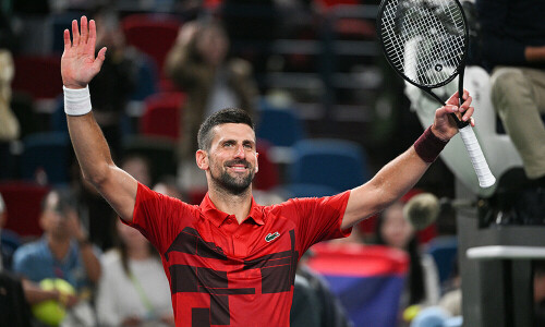 Djokovic rolls Cobolli to make Shanghai Masters last 16